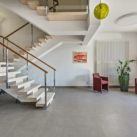 Huber Living Basic 204 Appartement *